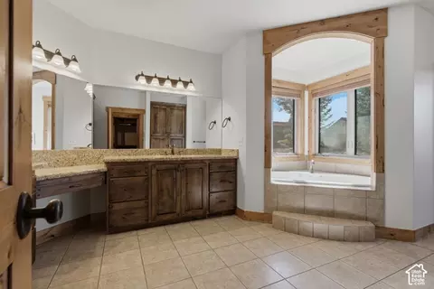 Bath - 2503 S Lookout Dr, Mapleton, UT 84664 photo 1 of 6