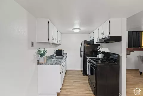 Kitchen - 734 E 3690 S, Millcreek, UT 84106 photo 2 of 3