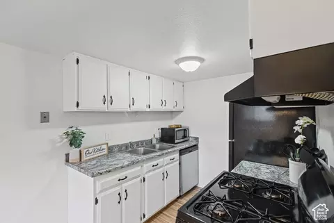 Kitchen - 734 E 3690 S, Millcreek, UT 84106 photo 1 of 3