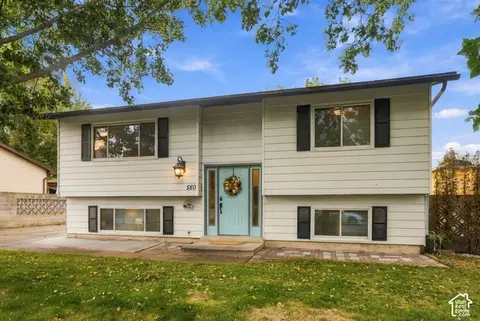 Exterior - 580 E Aloha Ln, Sandy, UT 84070 photo 3 of 7