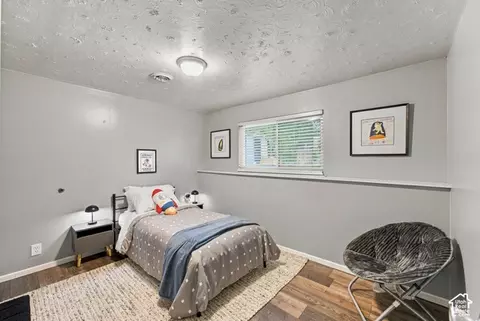 Bedroom - 580 E Aloha Ln, Sandy, UT 84070 photo 5 of 7