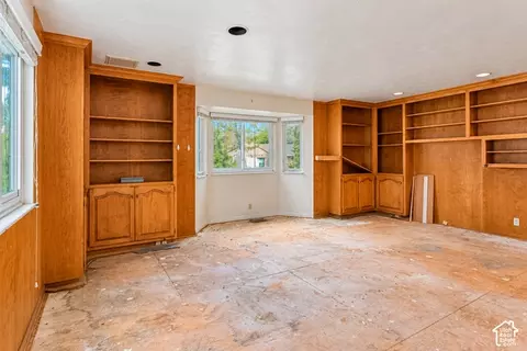 Living - 1947 E Viscounti Dr S, Sandy, UT 84093 photo 4 of 5