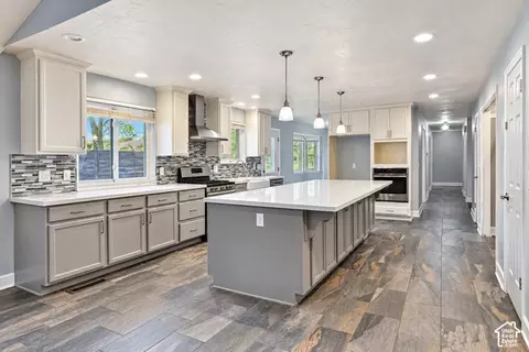 Kitchen - 1947 E Viscounti Dr S, Sandy, UT 84093 photo 1 of 3