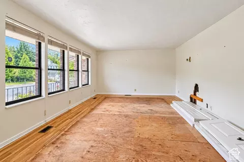 Living - 1947 E Viscounti Dr S, Sandy, UT 84093 photo 2 of 5