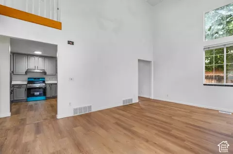 Living - 1138 Elgin Ave, Millcreek, UT 84106 photo 5 of 8