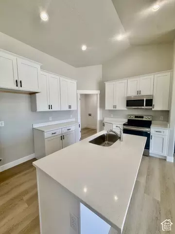 Kitchen - 2289 E Sego Liliy Dr #488, Eagle Mountain, UT 84005 photo 1 of 2