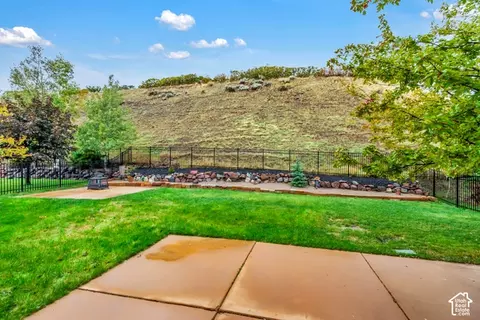 Exterior - 15168 S Eagle Crest Dr, Draper, UT 84020 photo 6 of 7