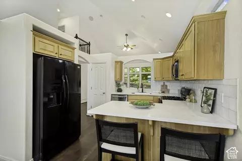 Kitchen - 15168 S Eagle Crest Dr, Draper, UT 84020 photo 2 of 6
