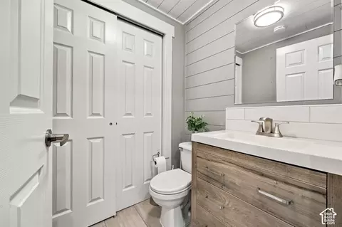 Bath - 251 E 7350 S, Midvale, UT 84047 photo 4 of 4