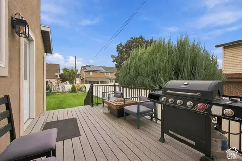 Exterior - 251 E 7350 S, Midvale, UT 84047 photo 4 of 10