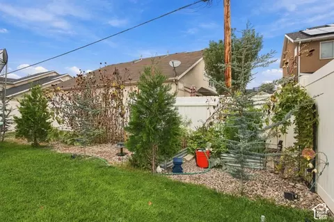 Exterior - 251 E 7350 S, Midvale, UT 84047 photo 8 of 10