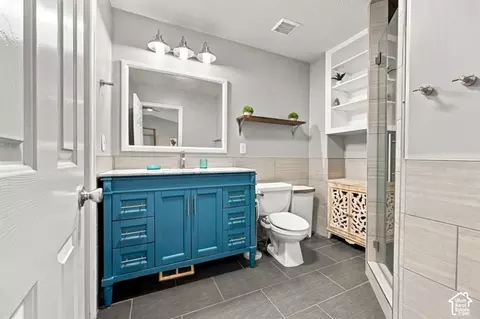 Bath - 251 E 7350 S, Midvale, UT 84047 photo 2 of 4