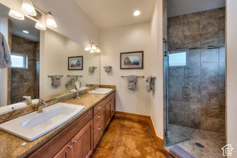Bath - 57 E Center St #1, Moab, UT 84532 photo 1 of 3