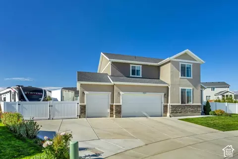 Exterior - 7727 N Lone Tree Ct E, Eagle Mountain, UT 84005 photo 3 of 13