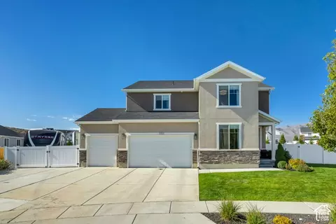 Exterior - 7727 N Lone Tree Ct E, Eagle Mountain, UT 84005 photo 2 of 13
