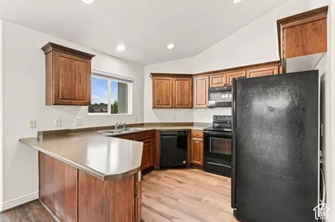 Kitchen - 116 E Resaca #F10, Sandy, UT 84070 photo 2 of 6