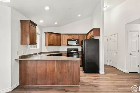 Kitchen - 116 E Resaca #F10, Sandy, UT 84070 photo 3 of 6