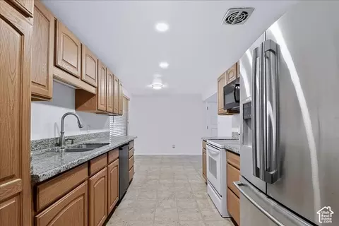 Kitchen - 1021 E 5290 S, Murray, UT 84117 photo 4 of 4
