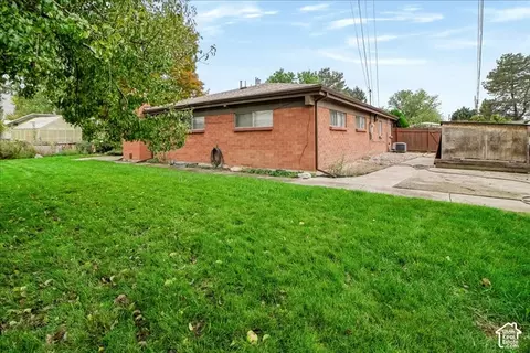 Exterior - 1021 E 5290 S, Murray, UT 84117 photo 2 of 3