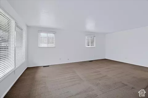 Living - 1021 E 5290 S, Murray, UT 84117 photo 1 of 5