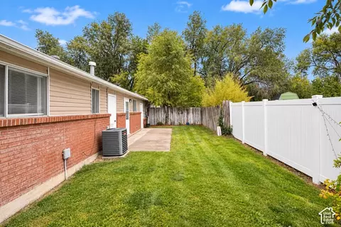Exterior - 262 E 8375 S, Sandy, UT 84070 photo 5 of 7