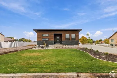 Exterior - 280 E 200 S, Gunnison, UT 84634 photo 3 of 5