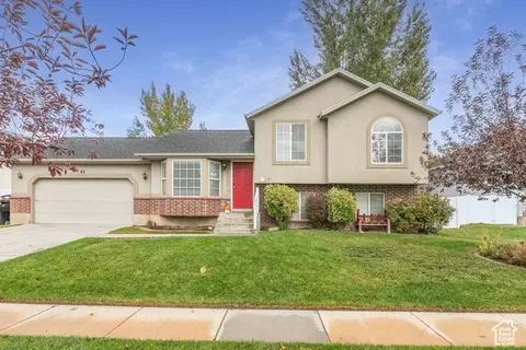 42 Country Bend Rd, Farmington, UT 84025