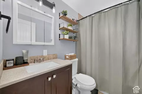 Bath - 562 Kirk St, Layton, UT 84041 photo 1 of 1
