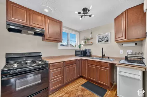 Kitchen - 562 Kirk St, Layton, UT 84041 photo 2 of 2