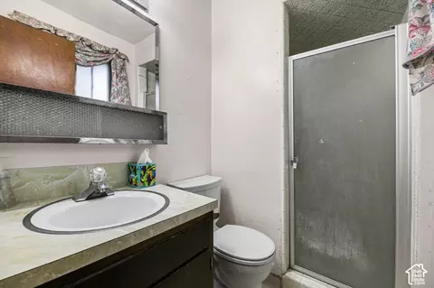 Bath - 9456 David St, Sandy, UT 84070 photo 1 of 2