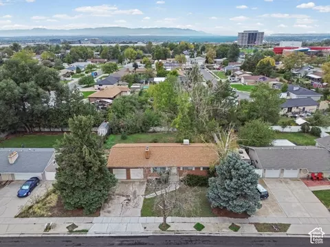 View/Area - 9456 David St, Sandy, UT 84070 photo 2 of 3