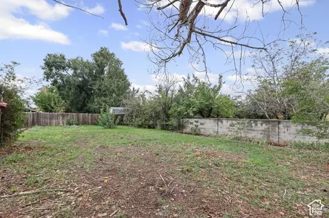 Exterior - 9456 David St, Sandy, UT 84070 photo 6 of 6