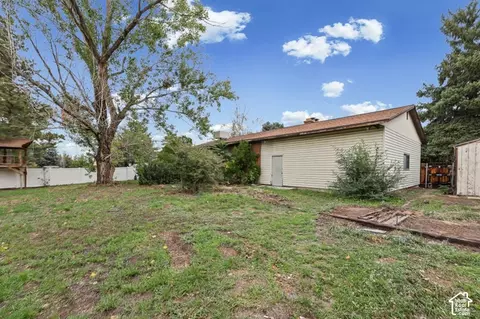 Exterior - 9456 David St, Sandy, UT 84070 photo 3 of 6