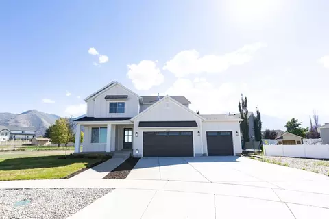 Exterior - 814 E 350 N #4, Salem, UT 84653 photo 2 of 5
