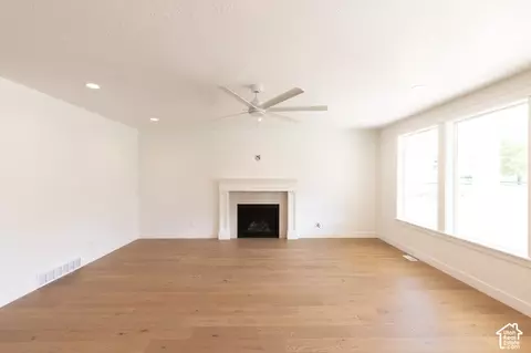 Living - 814 E 350 N #4, Salem, UT 84653 photo 2 of 5