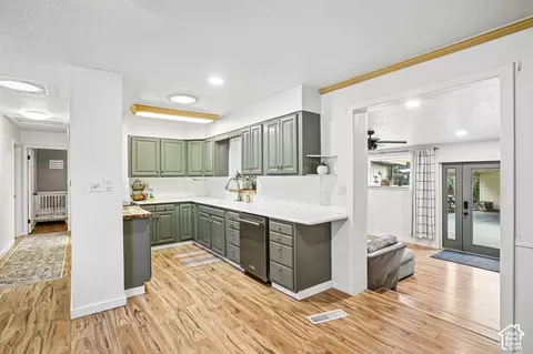 Kitchen - 161 W Washington Ave S, Murray, UT 84107 photo 1 of 3