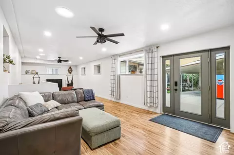 Entry Way - 161 W Washington Ave S, Murray, UT 84107 photo 1 of 2