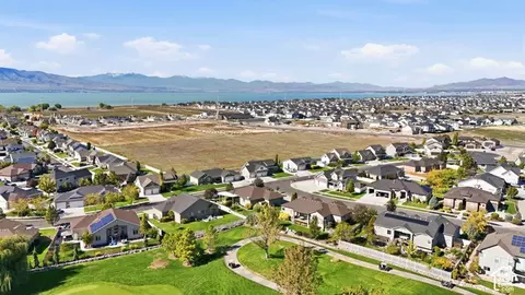 View/Area - 504 S Lake View Dr, Vineyard, UT 84059 photo 6 of 7