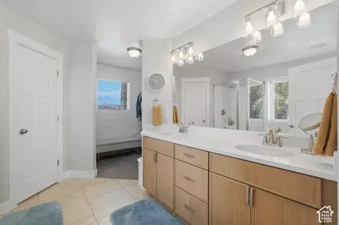 Bath - 504 S Lake View Dr, Vineyard, UT 84059 photo 2 of 4