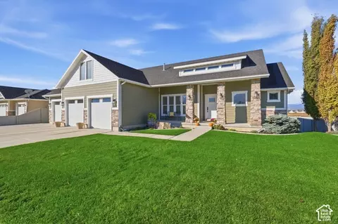 Exterior - 504 S Lake View Dr, Vineyard, UT 84059 photo 15 of 18