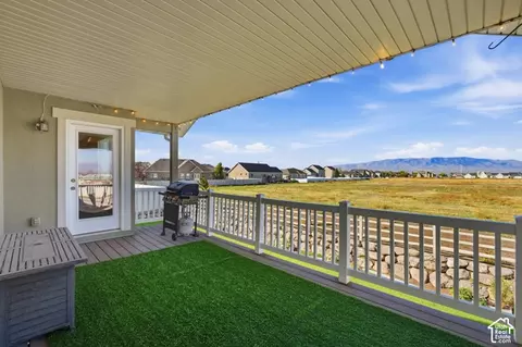 Exterior - 504 S Lake View Dr, Vineyard, UT 84059 photo 8 of 18