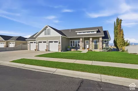 Exterior - 504 S Lake View Dr, Vineyard, UT 84059 photo 11 of 18