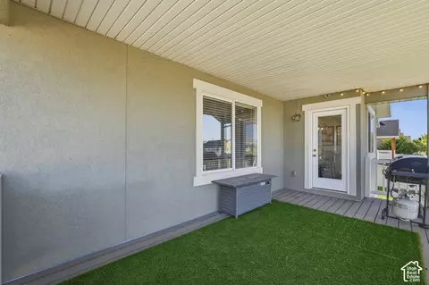 Exterior - 504 S Lake View Dr, Vineyard, UT 84059 photo 7 of 18