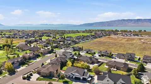 View/Area - 504 S Lake View Dr, Vineyard, UT 84059 photo 4 of 7