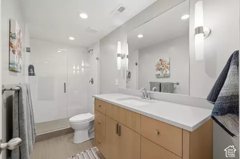 Bath - 504 S Lake View Dr, Vineyard, UT 84059 photo 4 of 4