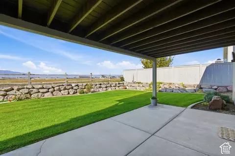 Exterior - 504 S Lake View Dr, Vineyard, UT 84059 photo 5 of 18