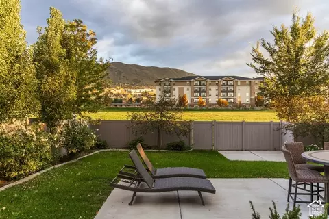 Exterior - 252 E Bellis Ct #117, Draper, UT 84020 photo 4 of 13