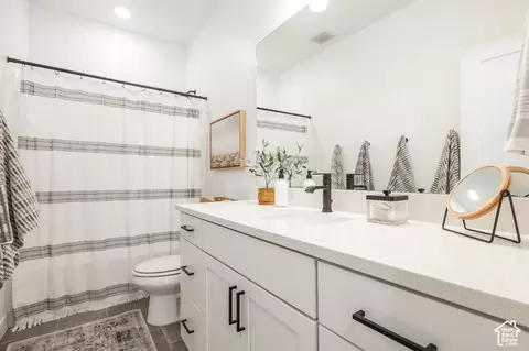 Bath - 252 E Bellis Ct #117, Draper, UT 84020 photo 4 of 6