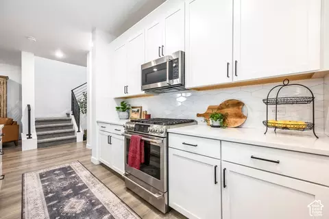Kitchen - 252 E Bellis Ct #117, Draper, UT 84020 photo 4 of 7