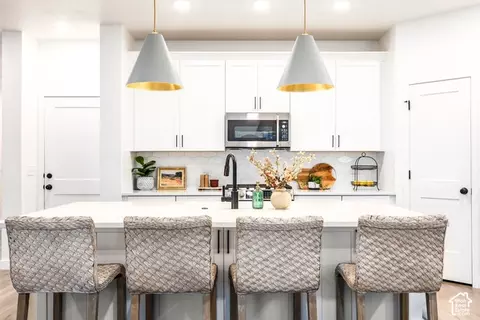 Kitchen - 252 E Bellis Ct #117, Draper, UT 84020 photo 5 of 7